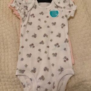 0-3m carters NWT girls onesies